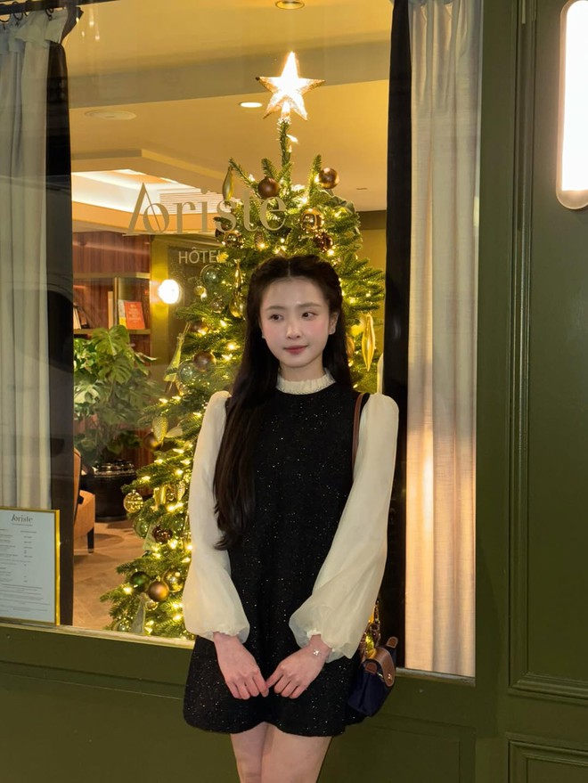 "Bạch nguyệt quang" sống ở Paris gây sốt vì mặc đẹp, đứng cạnh gái Tây không hề lép vế 8 1774224957 659 Bach nguyet quang song o Paris gay sot vi mac