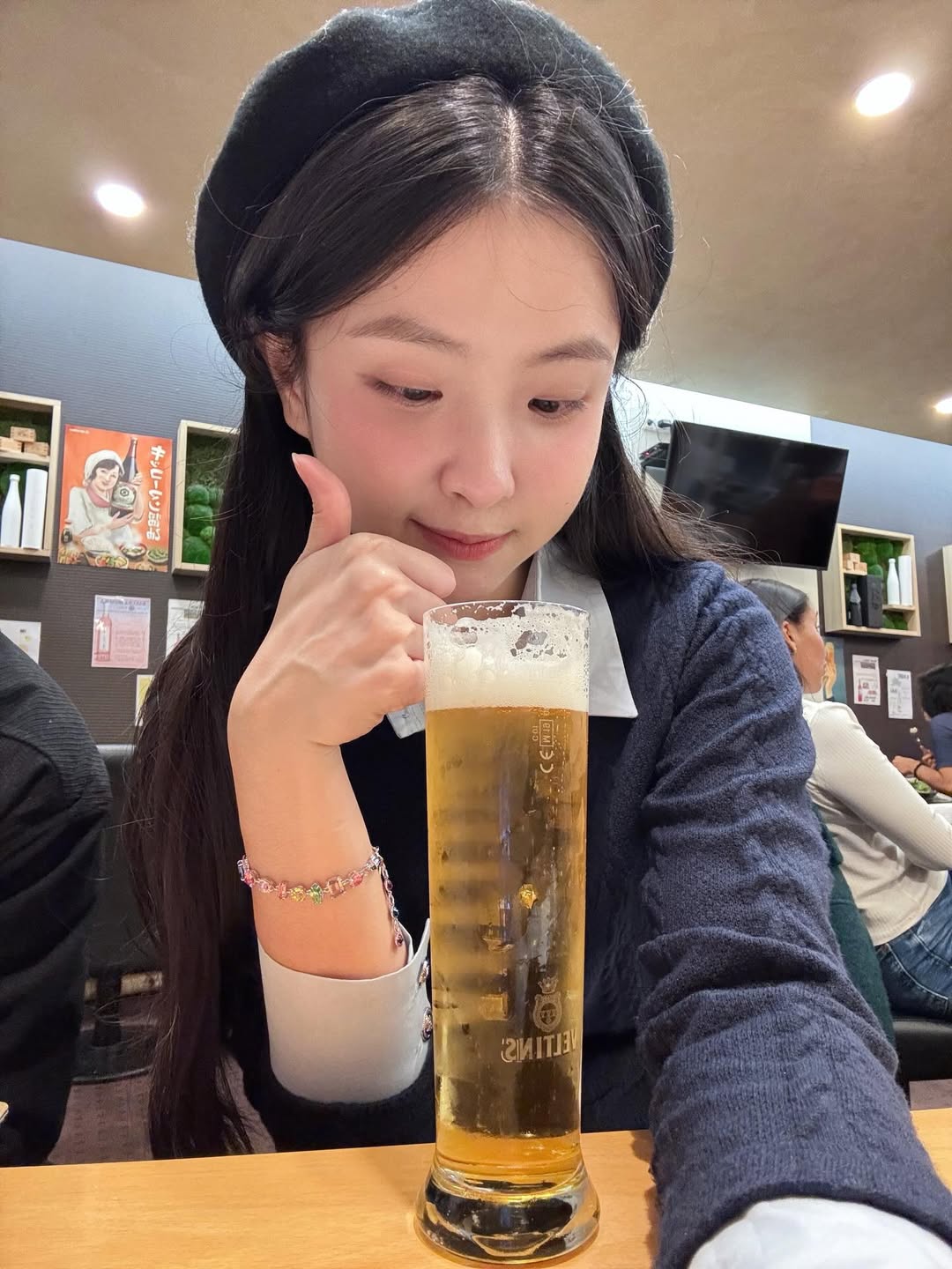 "Bạch nguyệt quang" sống ở Paris gây sốt vì mặc đẹp, đứng cạnh gái Tây không hề lép vế 12 1774224964 808 Bach nguyet quang song o Paris gay sot vi mac