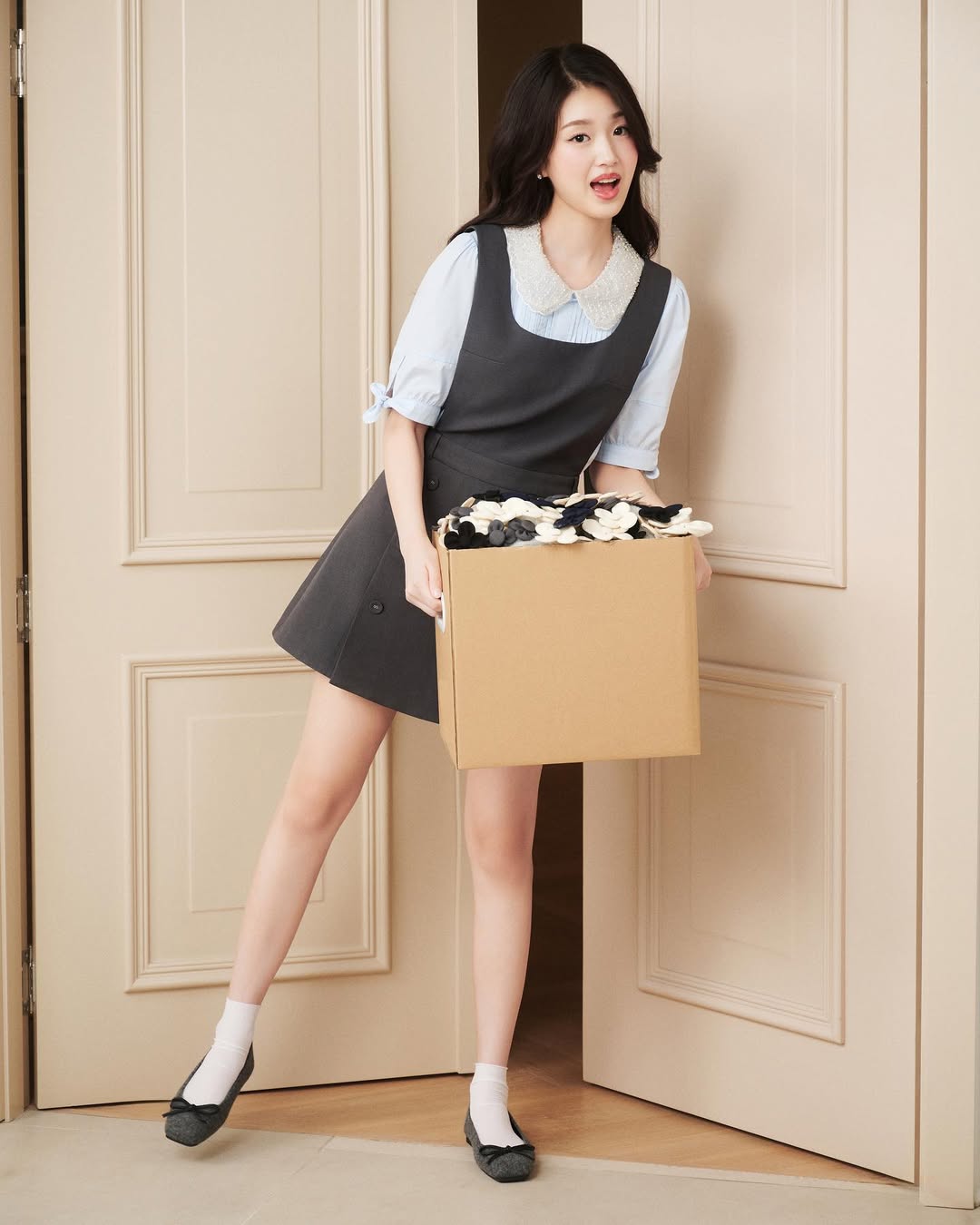 1774224974 331 Bach nguyet quang song o Paris gay sot vi mac