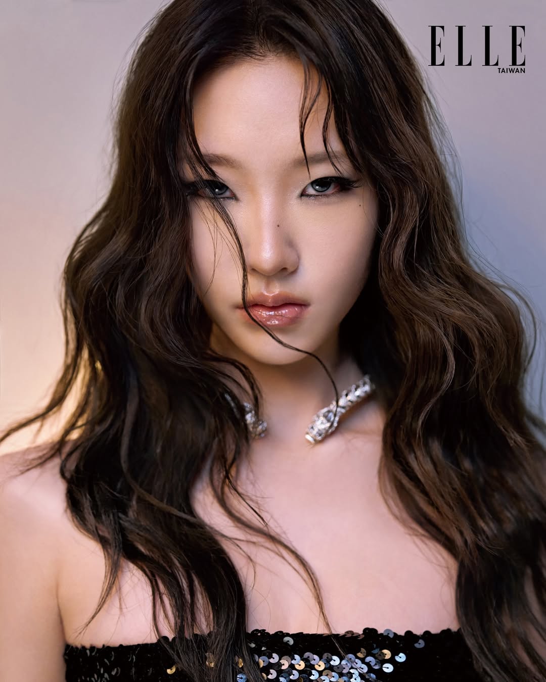 Con gái của MC hàng đầu showbiz lúc nhỏ bị chê kém sắc, giờ lột xác ngoạn mục khiến dân mạng 