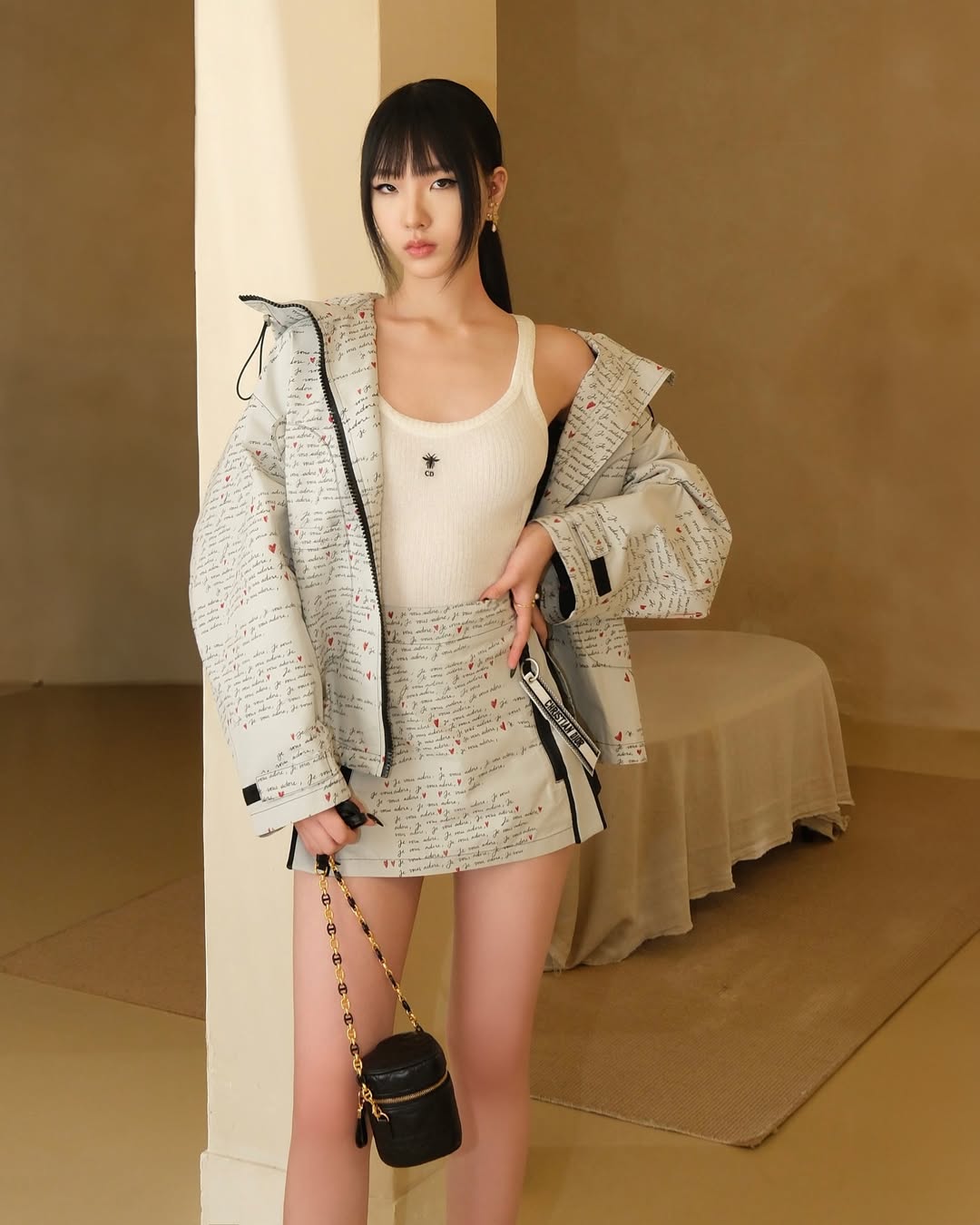 Con gái của MC hàng đầu showbiz lúc nhỏ bị chê kém sắc, giờ lột xác ngoạn mục khiến dân mạng 