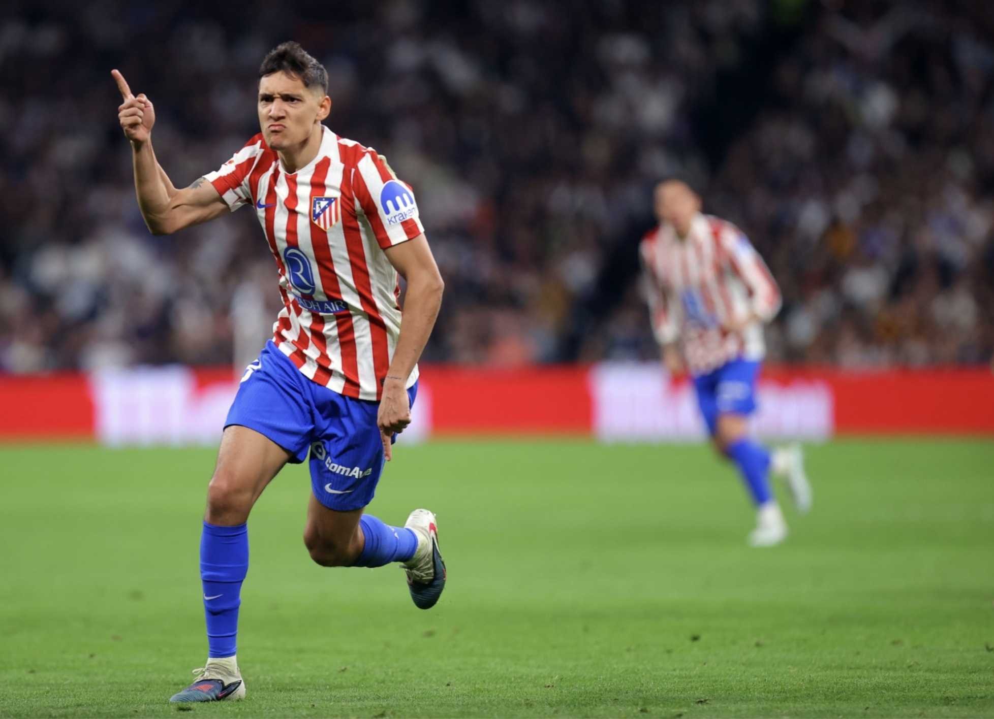 Vinicius Junior rực sáng, Real Madrid thắng nghẹt thở derby Madrid - Ảnh 6.