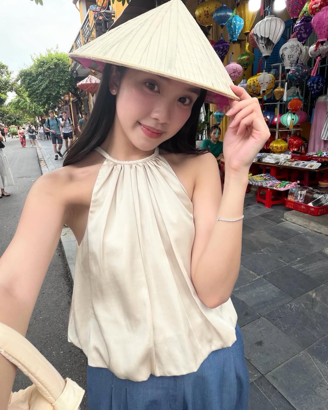 Nàng thơ Schannel đã xinh lại ăn mặc đẹp dù chỉ cao 1m55- Ảnh 5. Nàng thơ Schannel đã xinh lại ăn mặc đẹp dù chỉ cao 1m55- Ảnh 5.