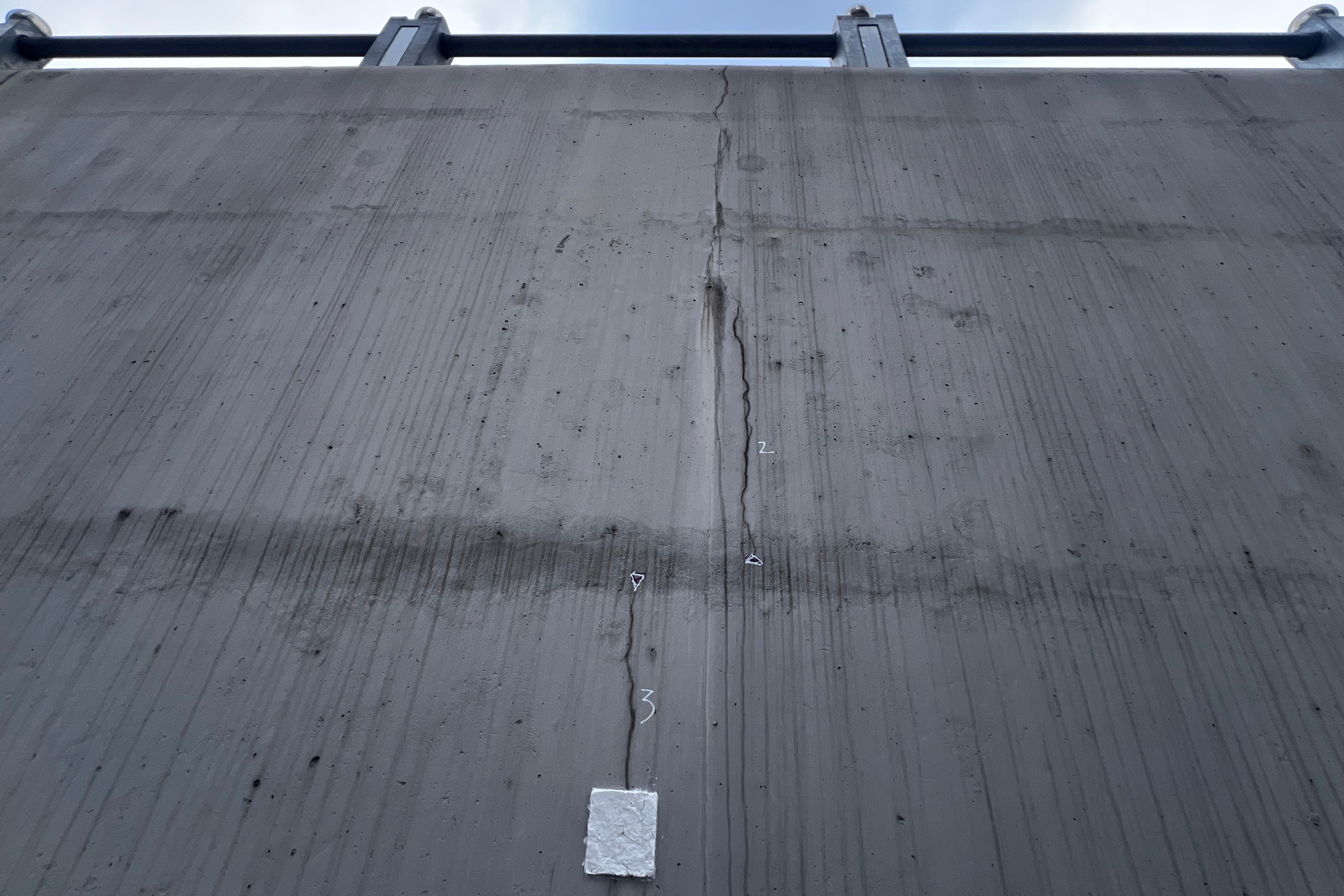 Nhiều vết nứt tại hầm chui 700 tỉ đồng ở Hà Nội 5 1774229027 411 Nhieu vet nut tai ham chui 700 ti dong o