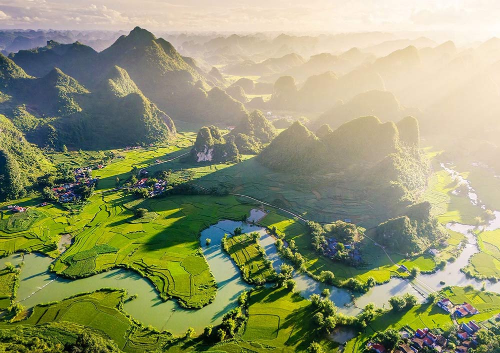 Vượt qua Anh và Ý, Việt Nam lọt top 17 quốc gia đẹp nhất thế giới với những lý do không ngờ này- Ảnh 2.