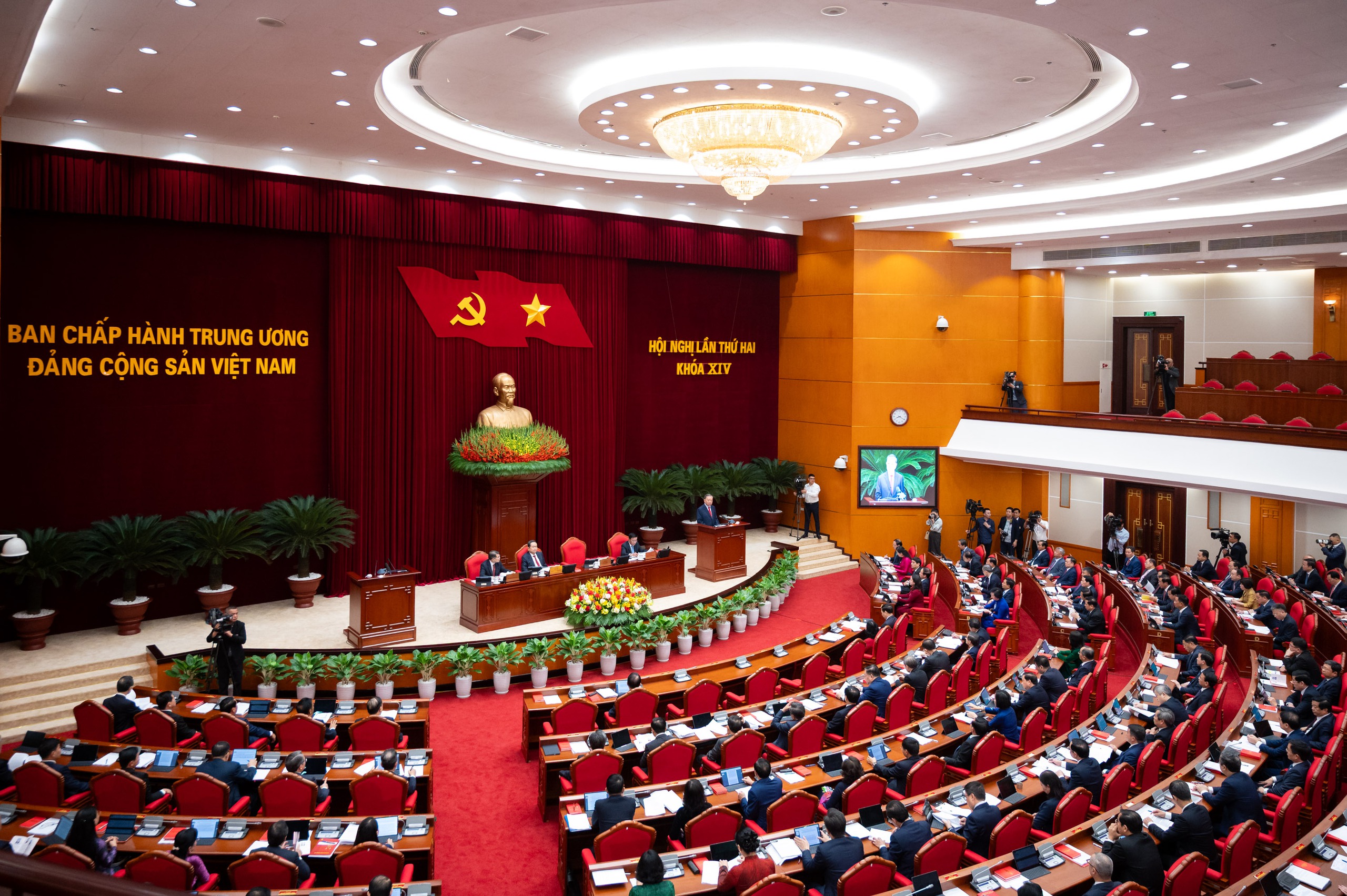 Khai mạc Hội nghị Trung ương 2: Xem xét nhân sự lãnh đạo các cơ quan Nhà nước nhiệm kỳ mới - Ảnh 4.