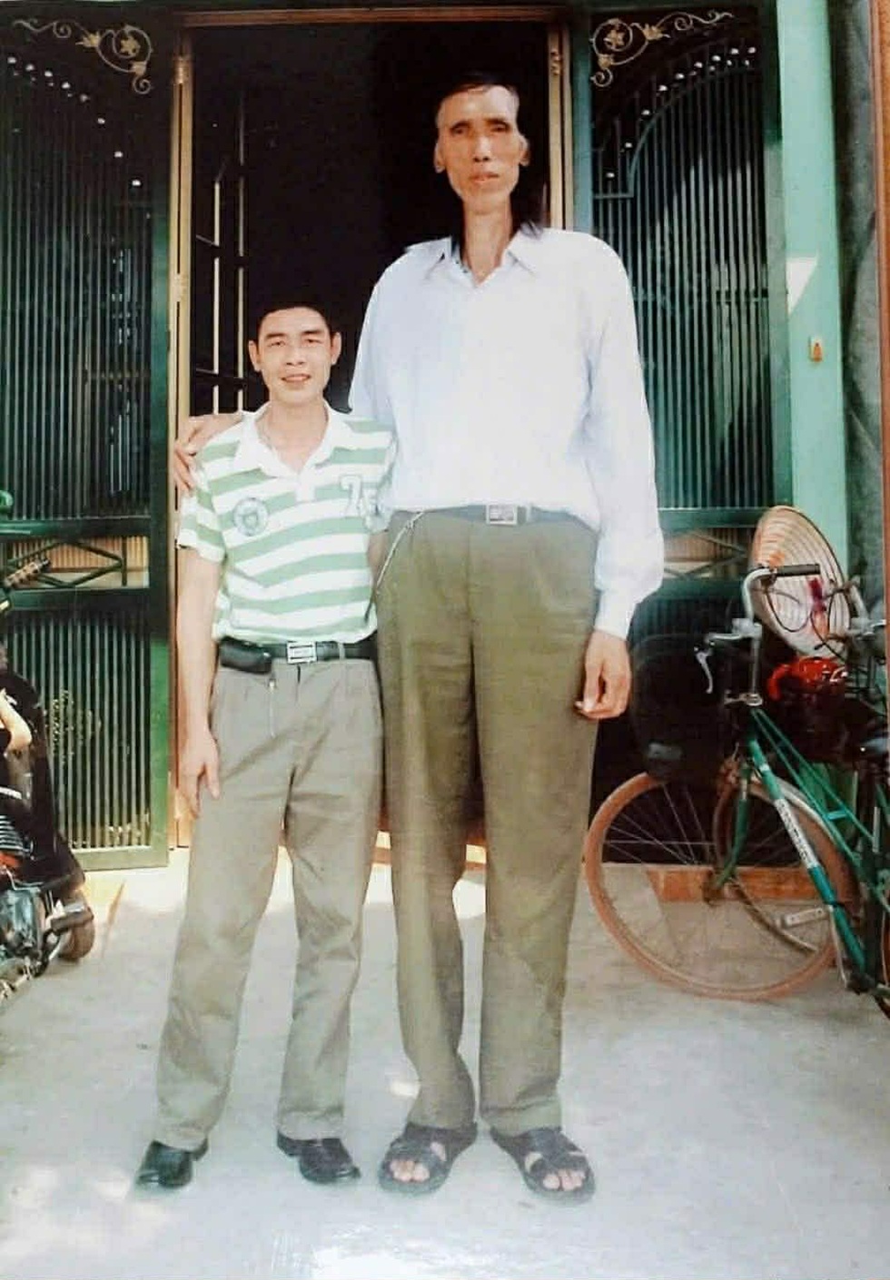 Chuyện người đàn ông cao 2,28m, lập kỷ lục ở Việt Nam từng gây xôn xao - 3