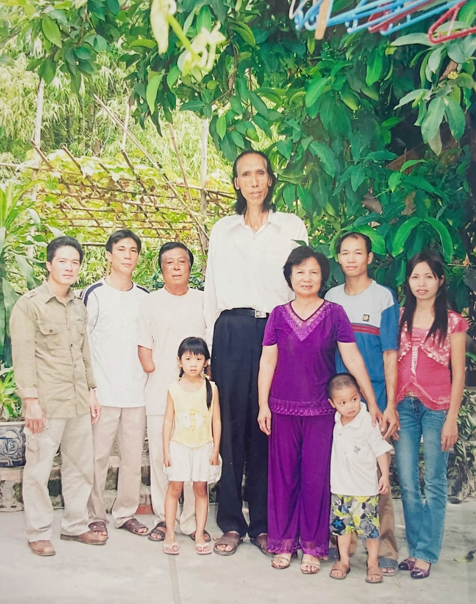 Chuyện người đàn ông cao 2,28m, lập kỷ lục ở Việt Nam từng gây xôn xao - 4