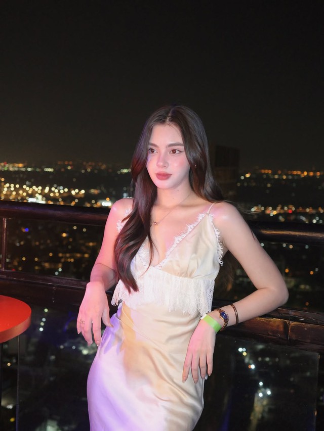 Biến hóa phong cách với đầm hai dây vừa trẻ trung vừa sang- Ảnh 3.