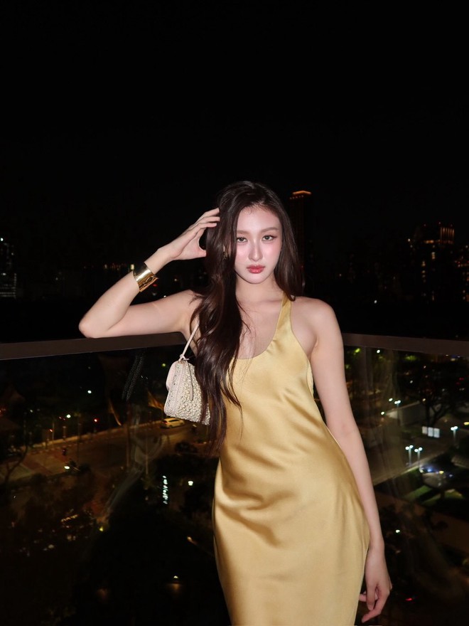 Biến hóa phong cách với đầm hai dây vừa trẻ trung vừa sang- Ảnh 4.