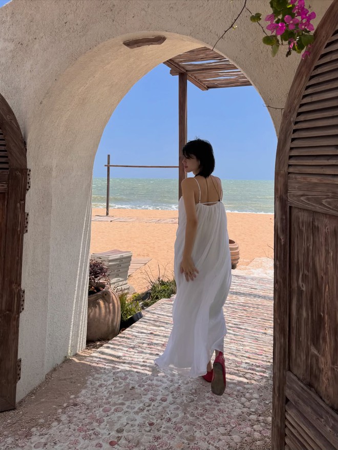 Biến hóa phong cách với đầm hai dây vừa trẻ trung vừa sang- Ảnh 8.