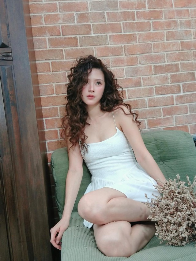 Biến hóa phong cách với đầm hai dây vừa trẻ trung vừa sang- Ảnh 9.