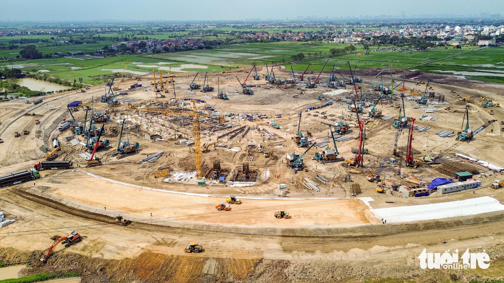 Lộ hình hài sân vận động lớn nhất thế giới ở Hà Nội 2 sân vận động - Ảnh 2.