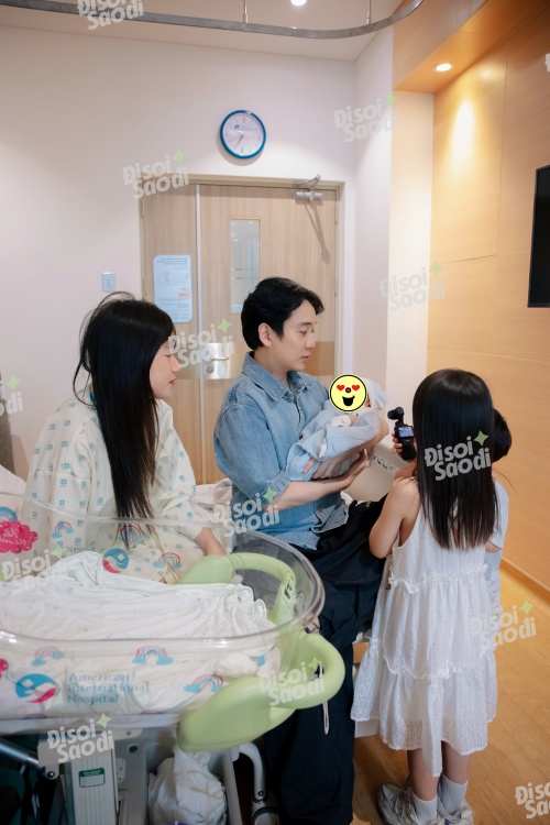 Dù ngoài kia có bão tố gì, thì đây là gia đình JustaTee - Trâm Anh bên cạnh bé thứ 3 vừa sinh!- Ảnh 8.