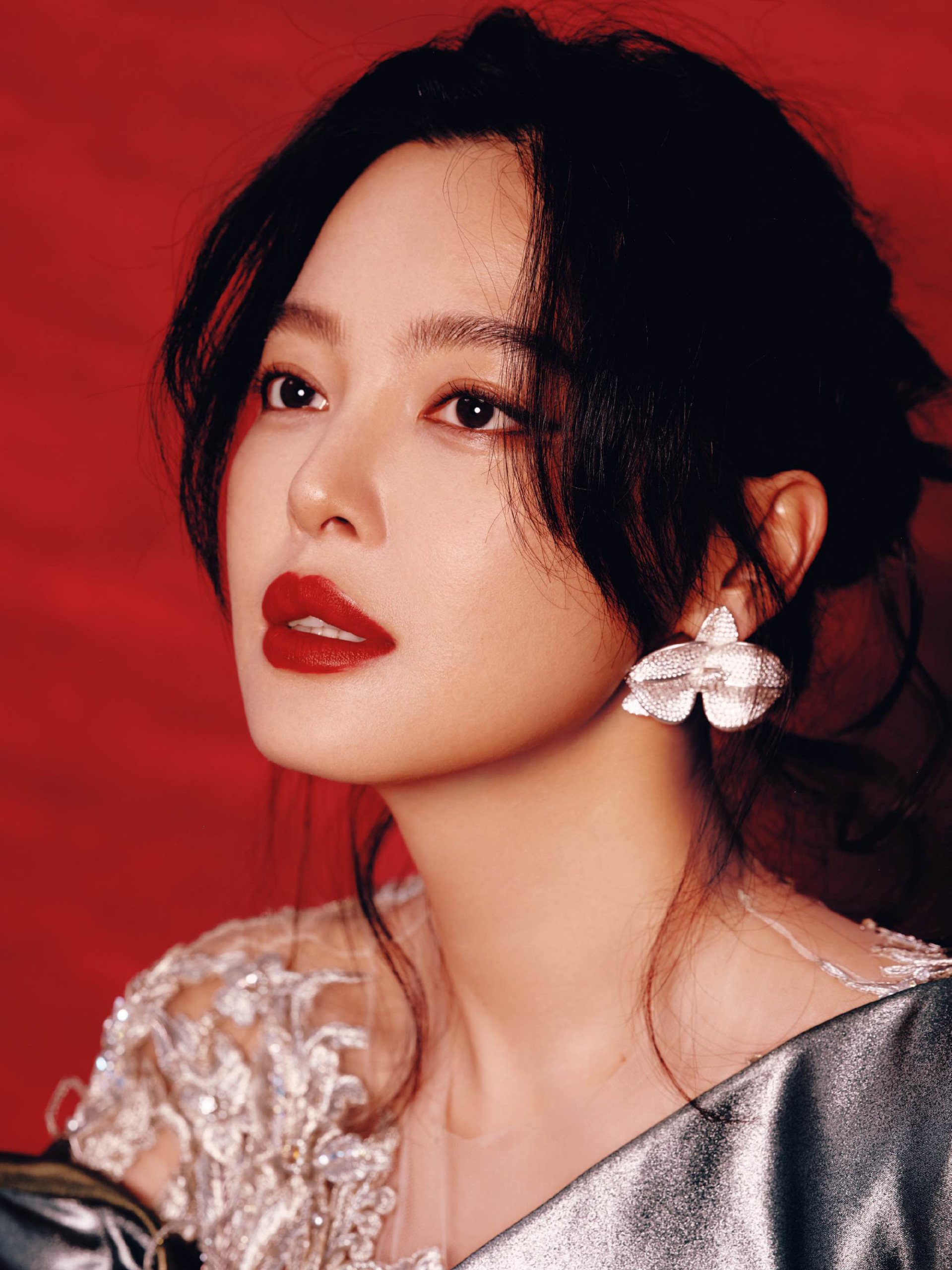 Mỹ nhân phim cung đấu ăn đậu hủ thối vô tư nhả vào tay trợ lý- Ảnh 7.