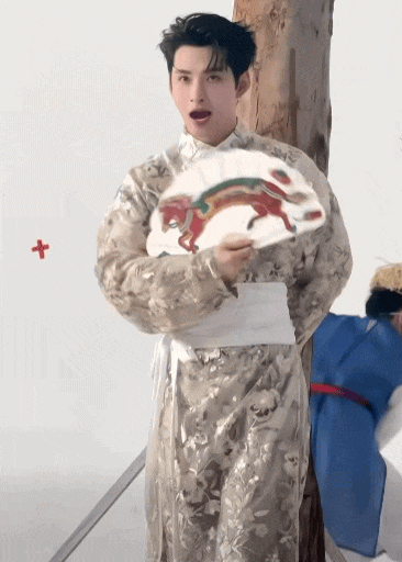 1774249471 250 Duoc si Tien hat con hay hon Hung Huynh