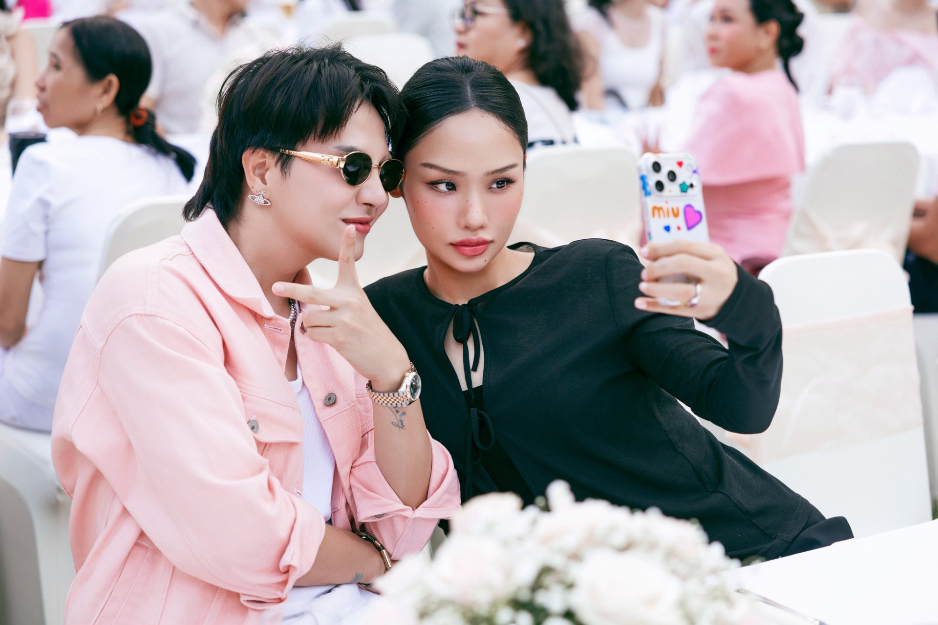 Tiệc thôi nôi quy tụ cả showbiz của con gái Puka: Hoà Minzy lẻ bóng, 1 đôi lộ diện giữa tin đồn có tin vui- Ảnh 16.