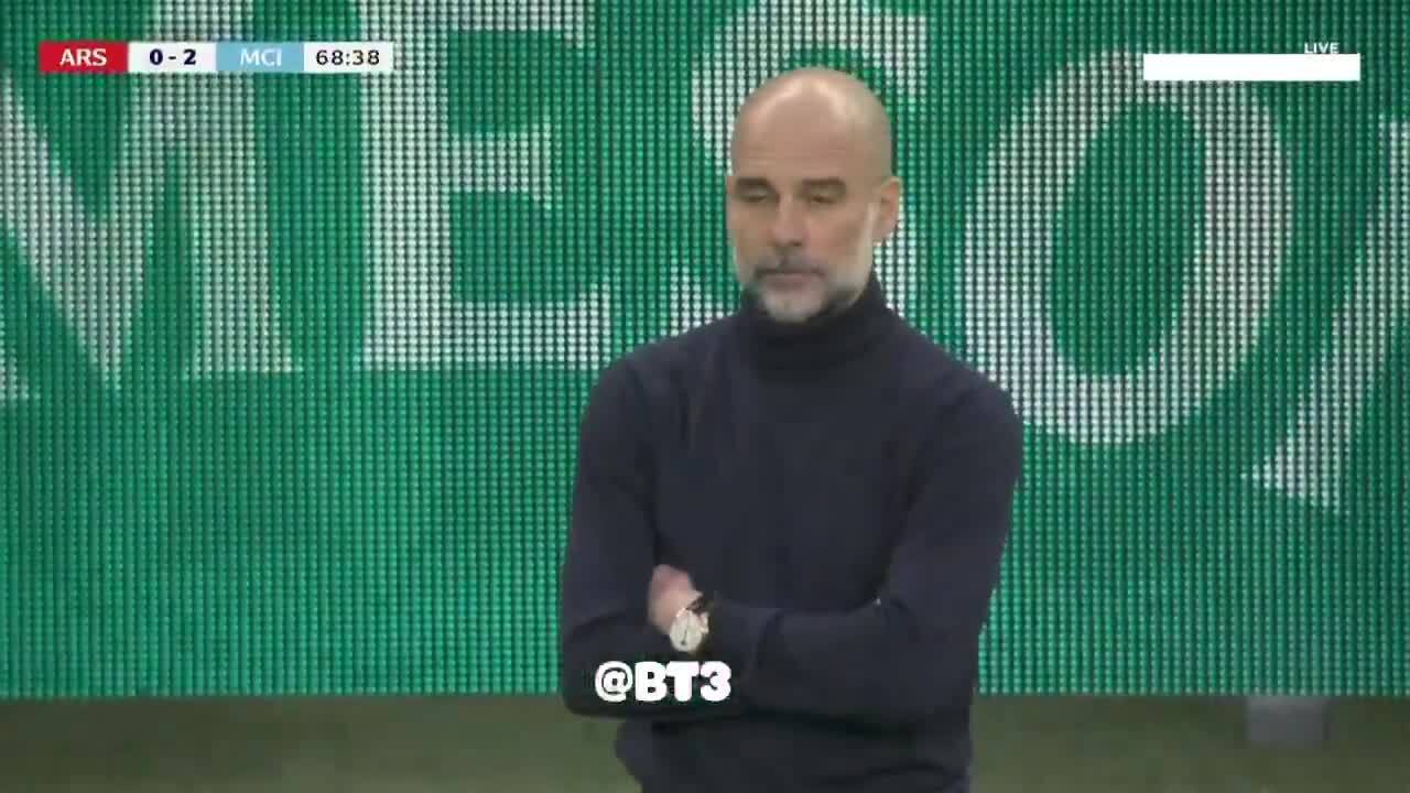 Guardiola không hài lòng với pha tâng bóng của Cherki