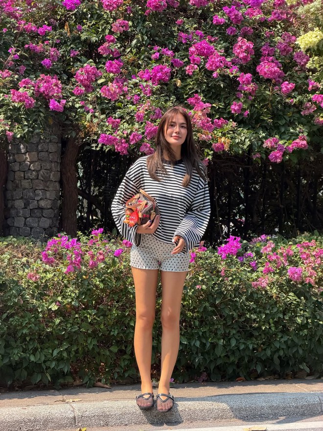 Họa tiết kẻ sọc ngang tạo điểm nhấn cuốn hút cho mọi bản phối- Ảnh 2.