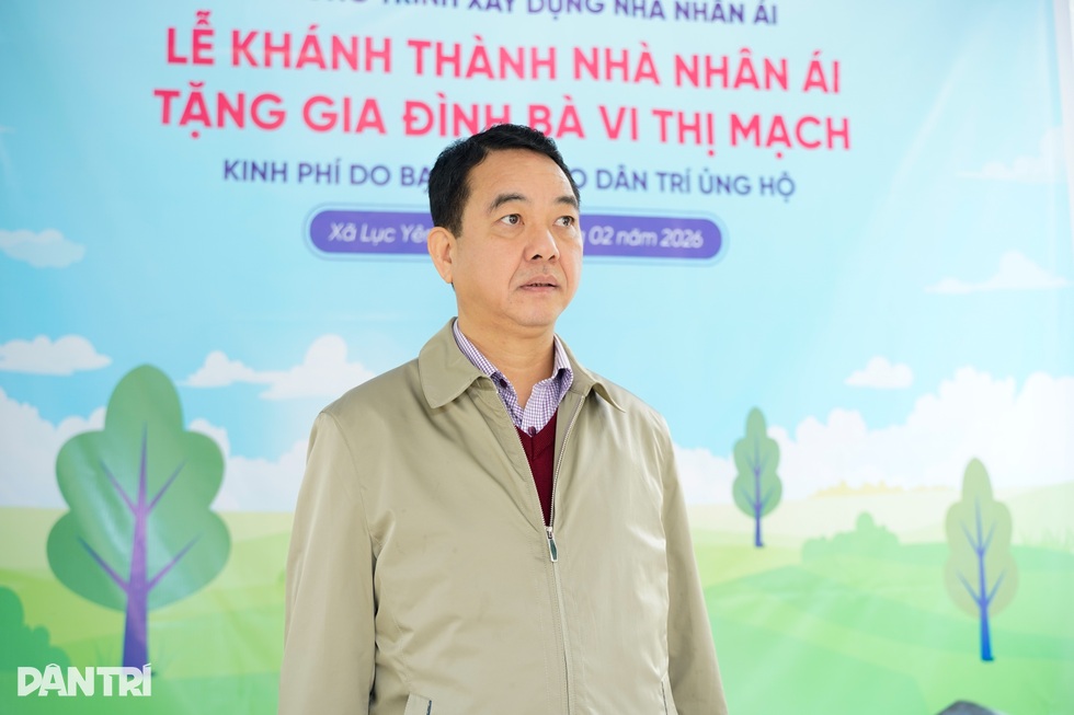 Mẹ nói với con trai bại liệt: “Con nháy mắt 3 lần để cảm ơn” - 8