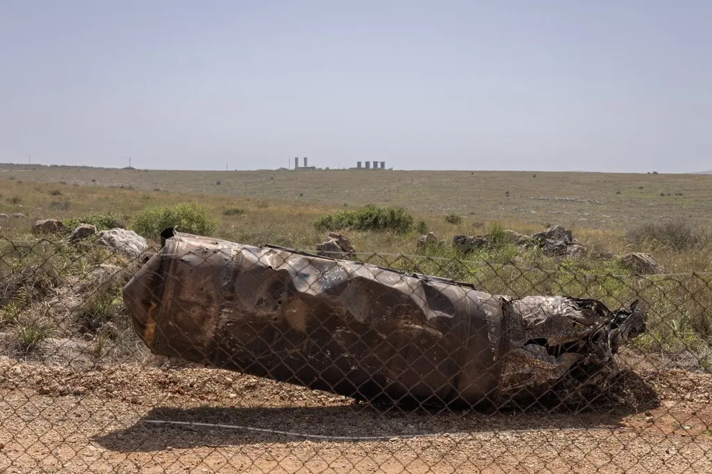 Tên lửa Iran xuyên thủng hệ thống phòng thủ nổi tiếng của Israel - 2