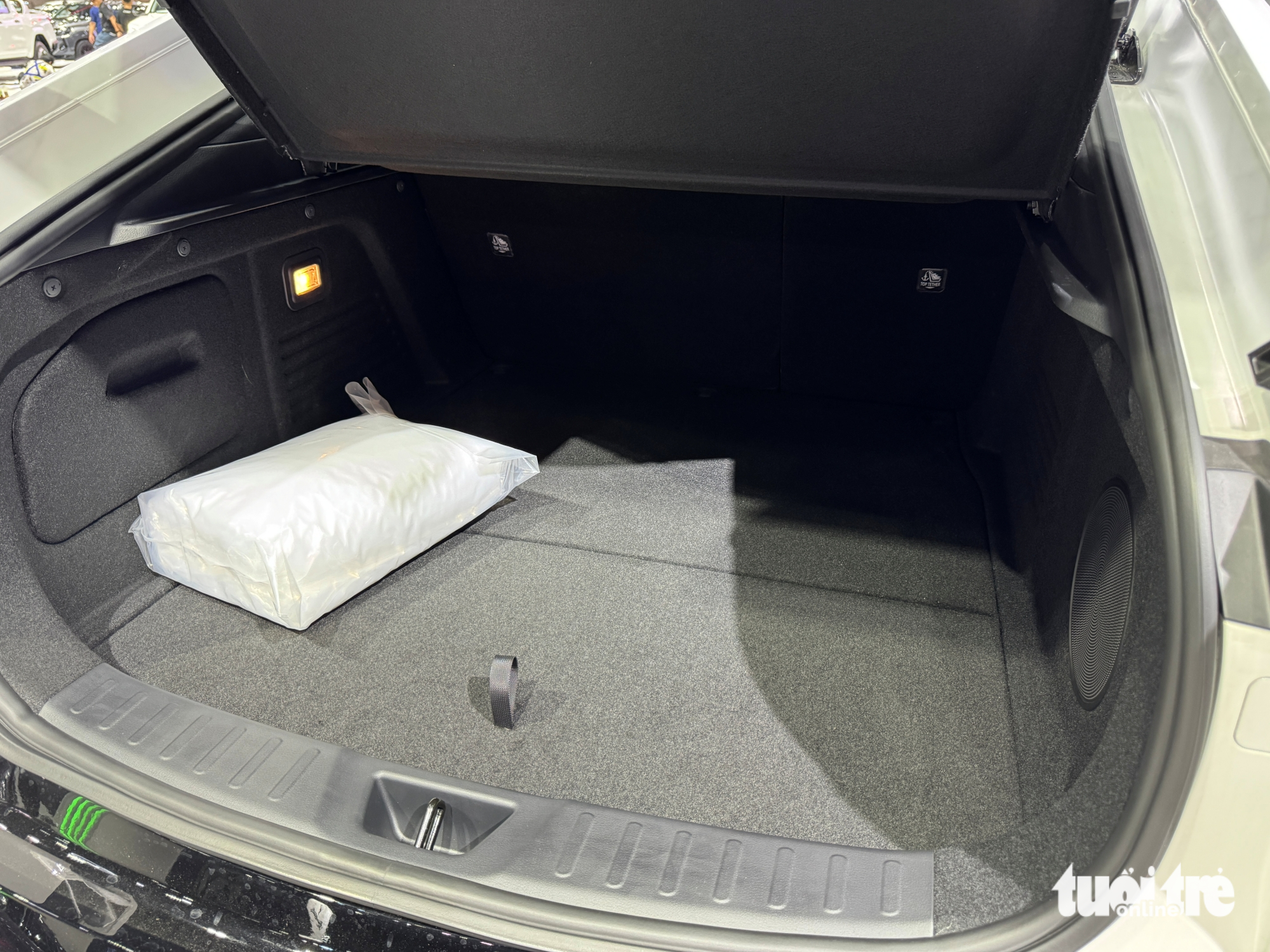 Ngắm xe điện Mazda 6e đấu Camry: Chạy tới 600km/sạc, có cả bản không cần lo tìm trạm sạc 8 Mazda 6e - Ảnh 11.