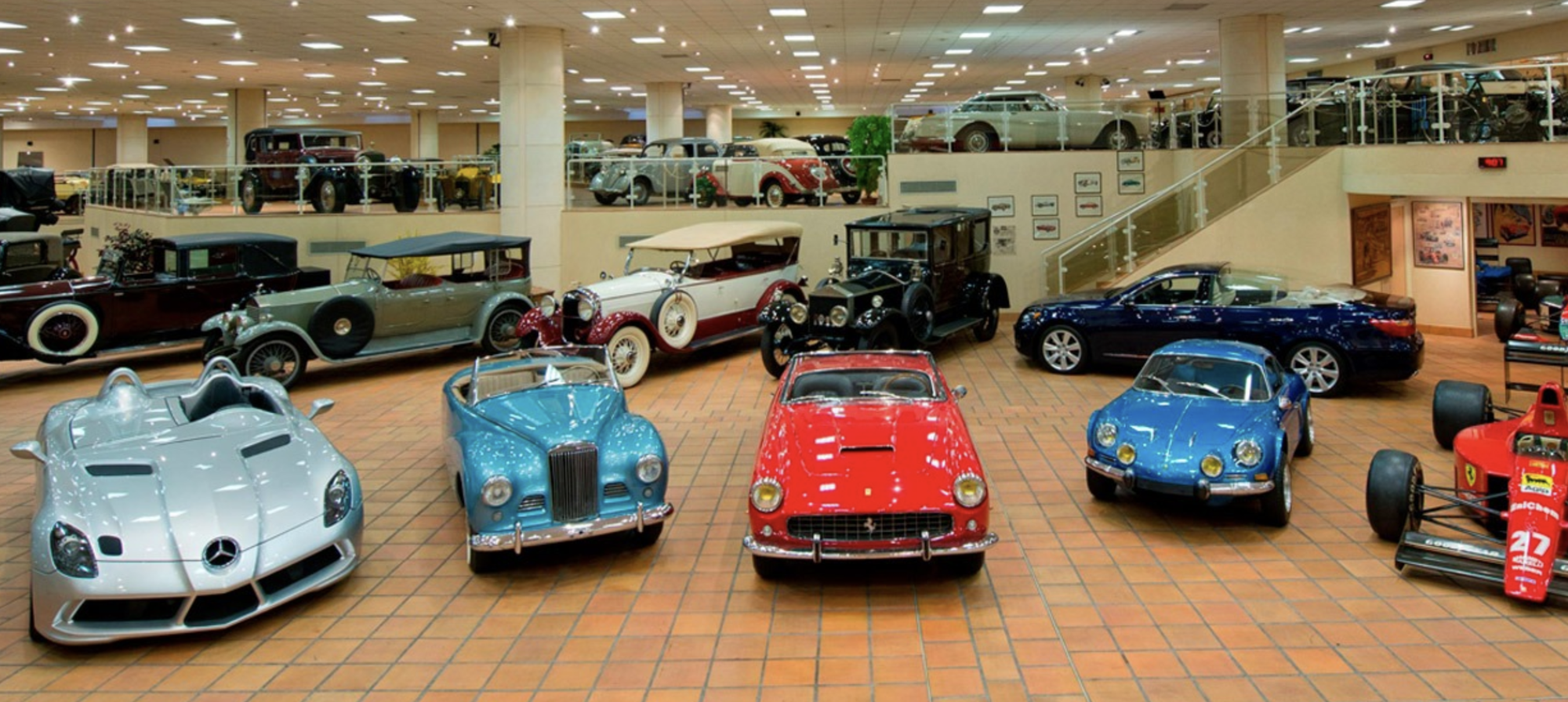 Chuyện gì xảy ra bên trong tòa tháp 50.000 tỷ đồng, có 600 người để phục vụ 5 đại gia?- Ảnh 3.