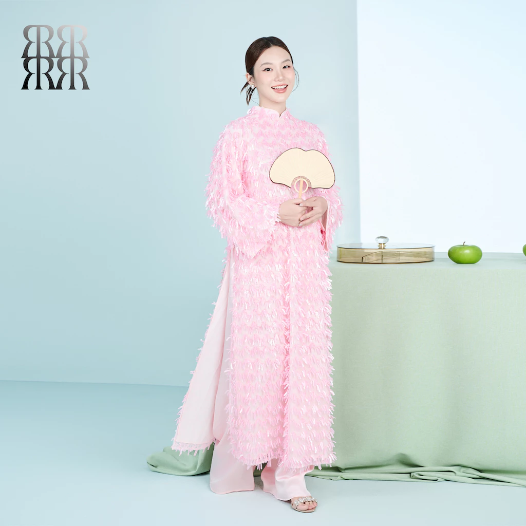 Cô dâu hot nhất TikTok hôm nay: Diện áo dài xinh phát sáng, cả cõi mạng 