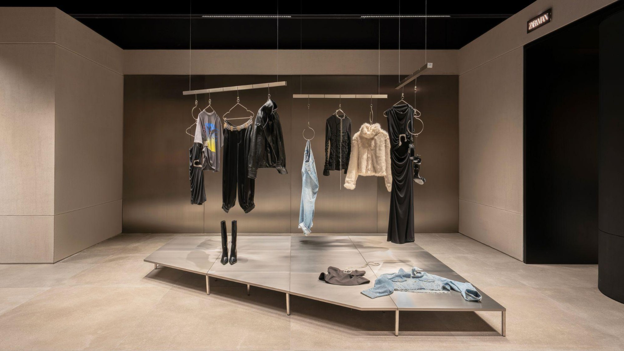 Zara Crescent Mall: Điểm hẹn mới cho mọi tín đồ thời trang- Ảnh 4. Zara Crescent Mall: Điểm hẹn mới cho mọi tín đồ thời trang- Ảnh 4.