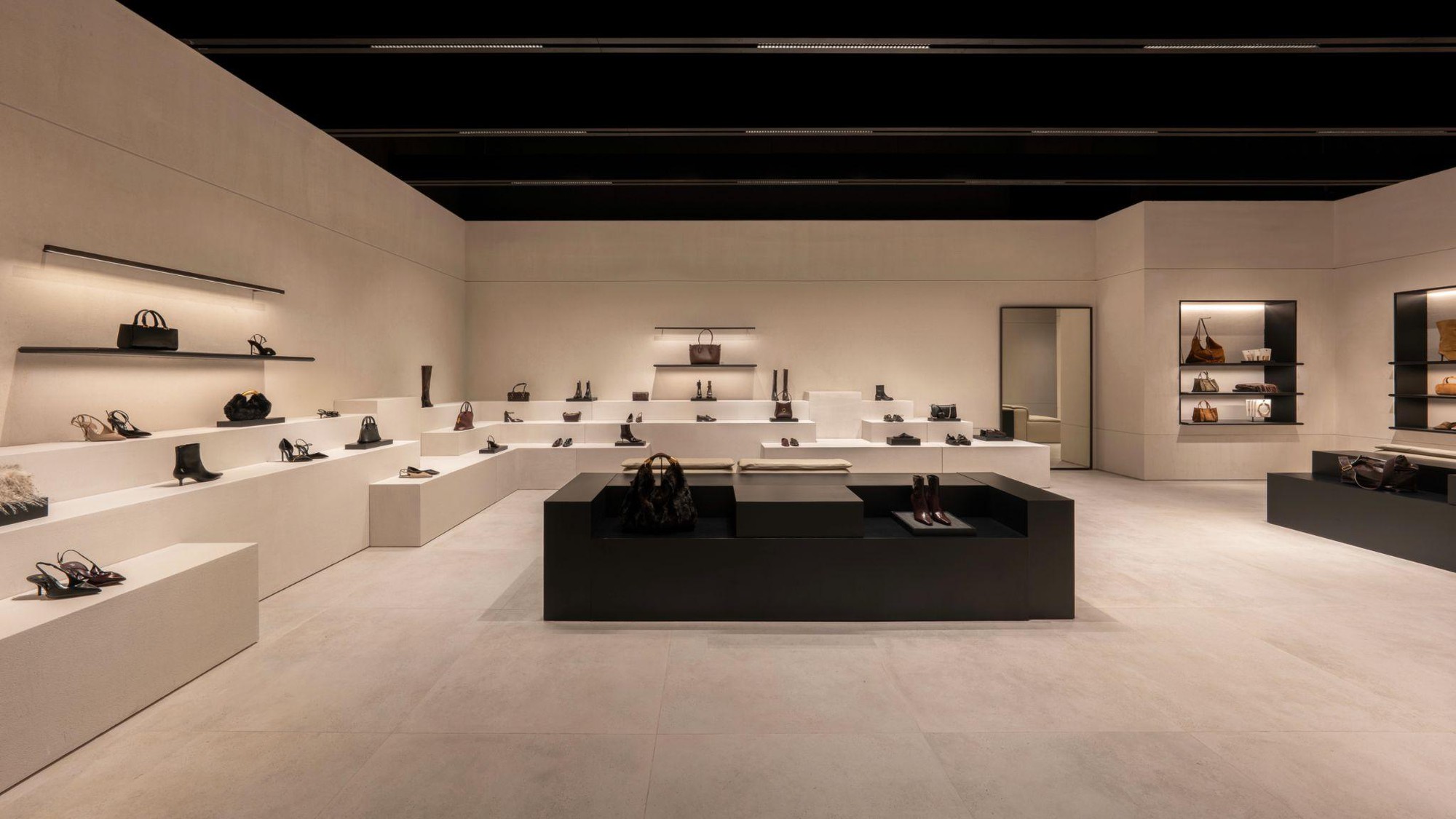 Zara Crescent Mall: Điểm hẹn mới cho mọi tín đồ thời trang- Ảnh 5. Zara Crescent Mall: Điểm hẹn mới cho mọi tín đồ thời trang- Ảnh 5.