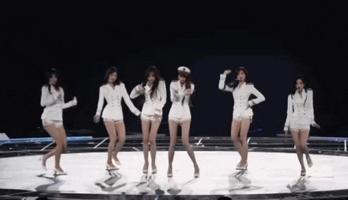 Cả nhóm mỹ nhân bị đối xử bất công để làm nền cho công chúa Kpop: Nổi bật đâu không thấy, lộ cả tá khuyết điểm- Ảnh 2.