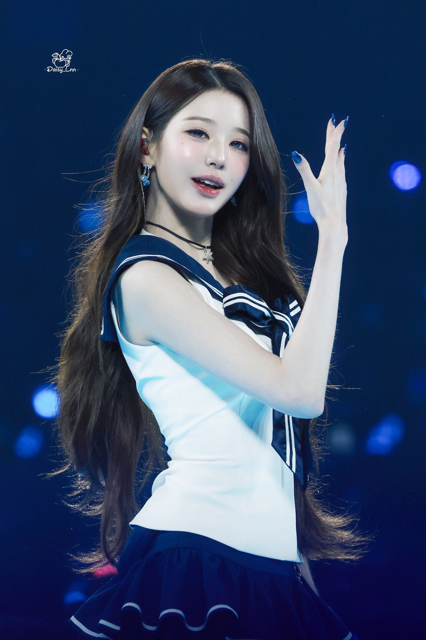 Cả nhóm mỹ nhân bị đối xử bất công để làm nền cho công chúa Kpop: Nổi bật đâu không thấy, lộ cả tá khuyết điểm- Ảnh 11.