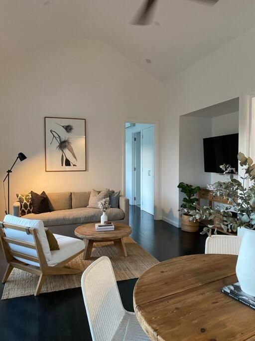 10 năm thuê nhà ở Hà Nội, từng dành hơn nửa tháng lương trả tiền nhà, tôi phát hiện ra 5 sự thật “ngược đời”- Ảnh 2.