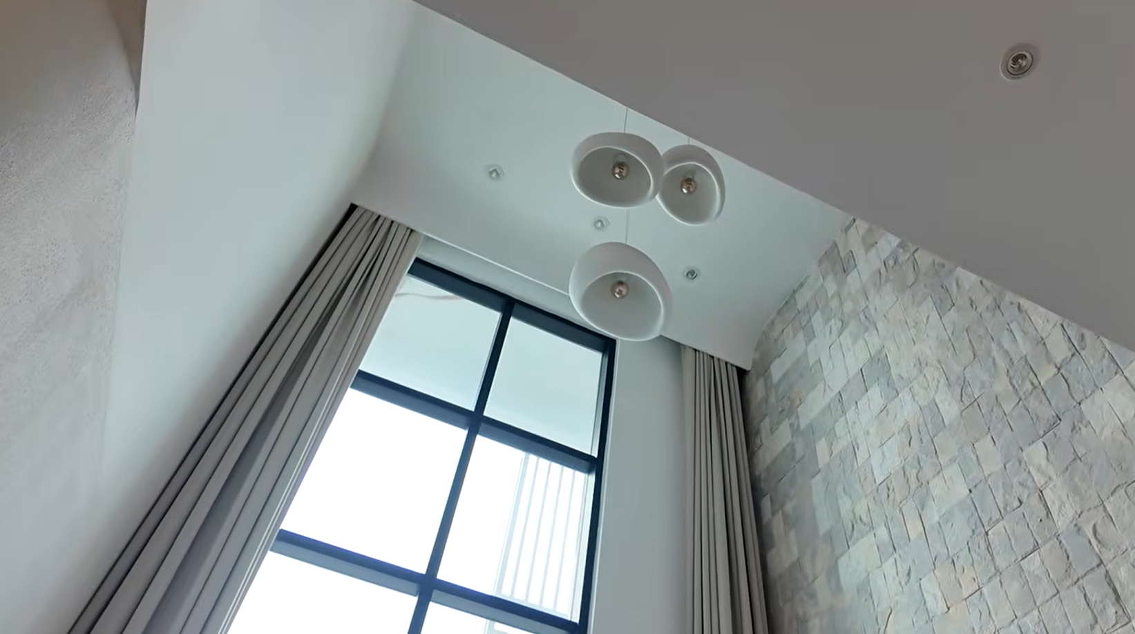 Rapper Vbiz và vợ có tin vui sau 1 tháng làm đám hỏi- Ảnh 3.