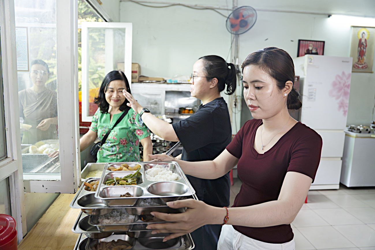 cơm miễn phí - Ảnh 2.