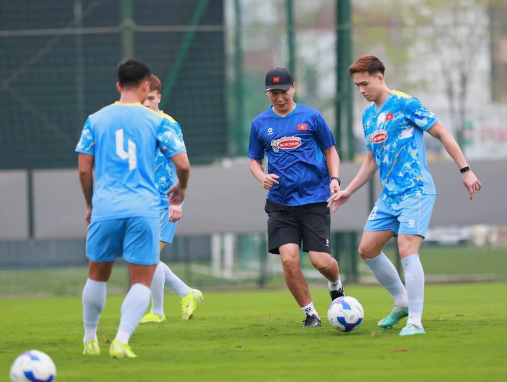 Thầy trò HLV Kim Sang-sik sẽ gây bất ngờ cho đối phương ở sân Thiên Trường. Ảnh: VFF. mat-dan-sat-thu-malaysia-yeu-hon-tuyen-viet-nam-o-thien-truong (2).jpg