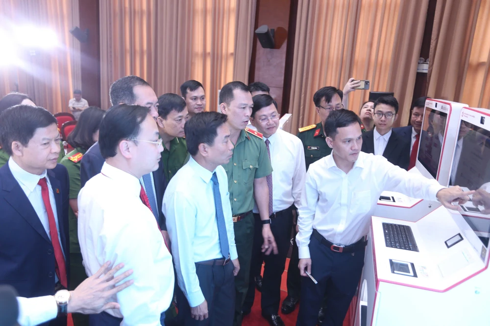 Thanh Hóa Thí điểm ki-ốt làm thủ tục hành chính 3 đến 5 phút-3.jpg