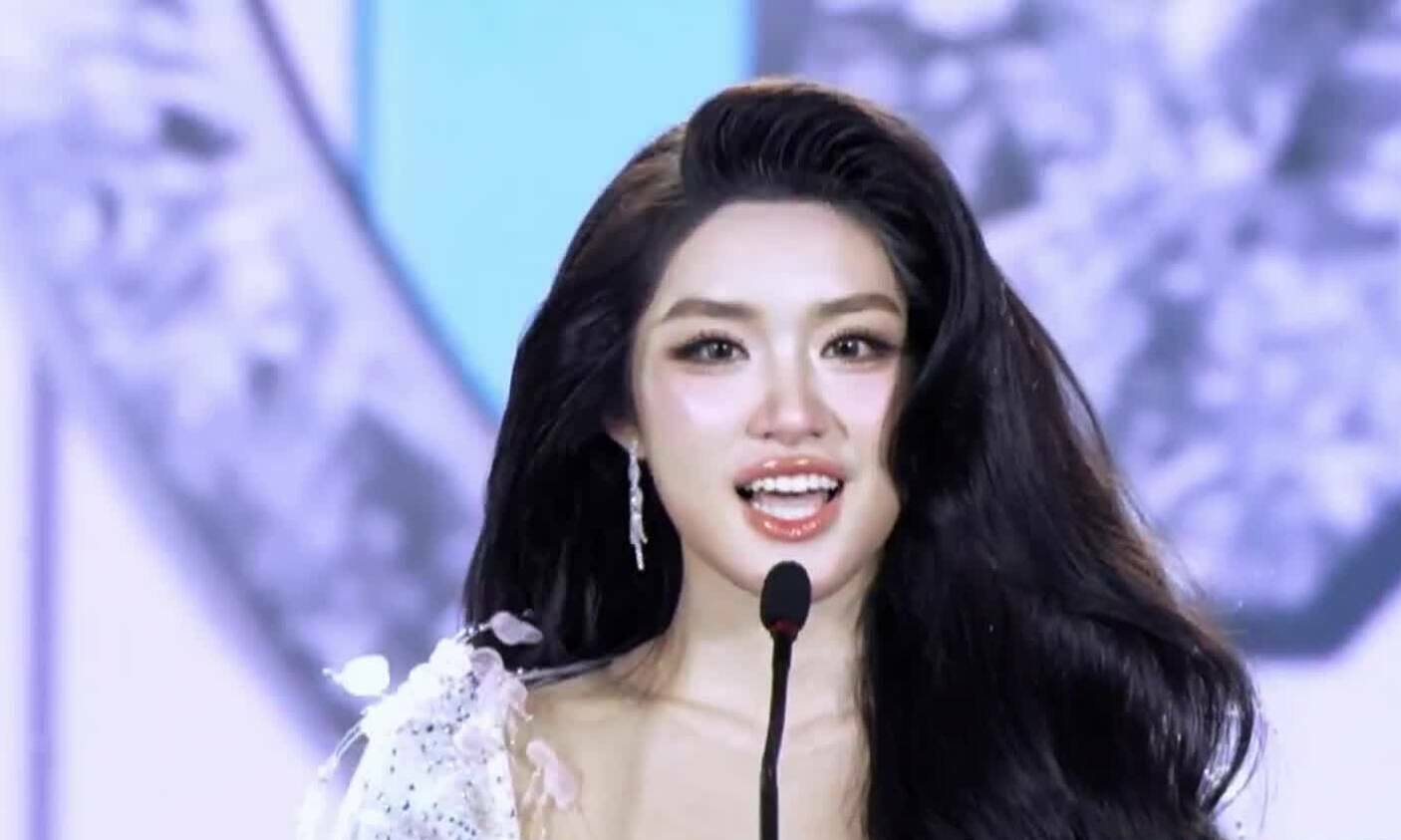 Người đẹp Phan Phương Oanh trả lời ứng xử tại chung kết Miss World Vietnam 2025