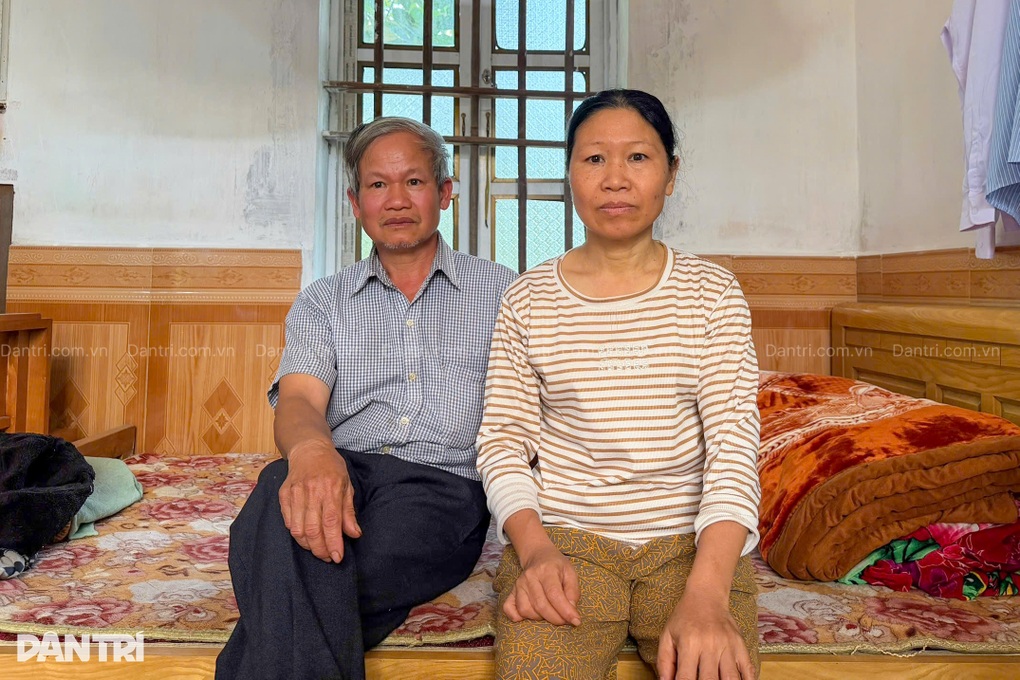 Người cha bệnh tật ước có tiền chữa bại liệt, mù lòa cho con trước khi mất - 4