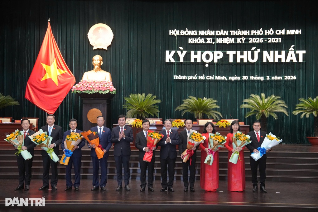 Ra mắt ban lãnh đạo TPHCM nhiệm kỳ mới - 2