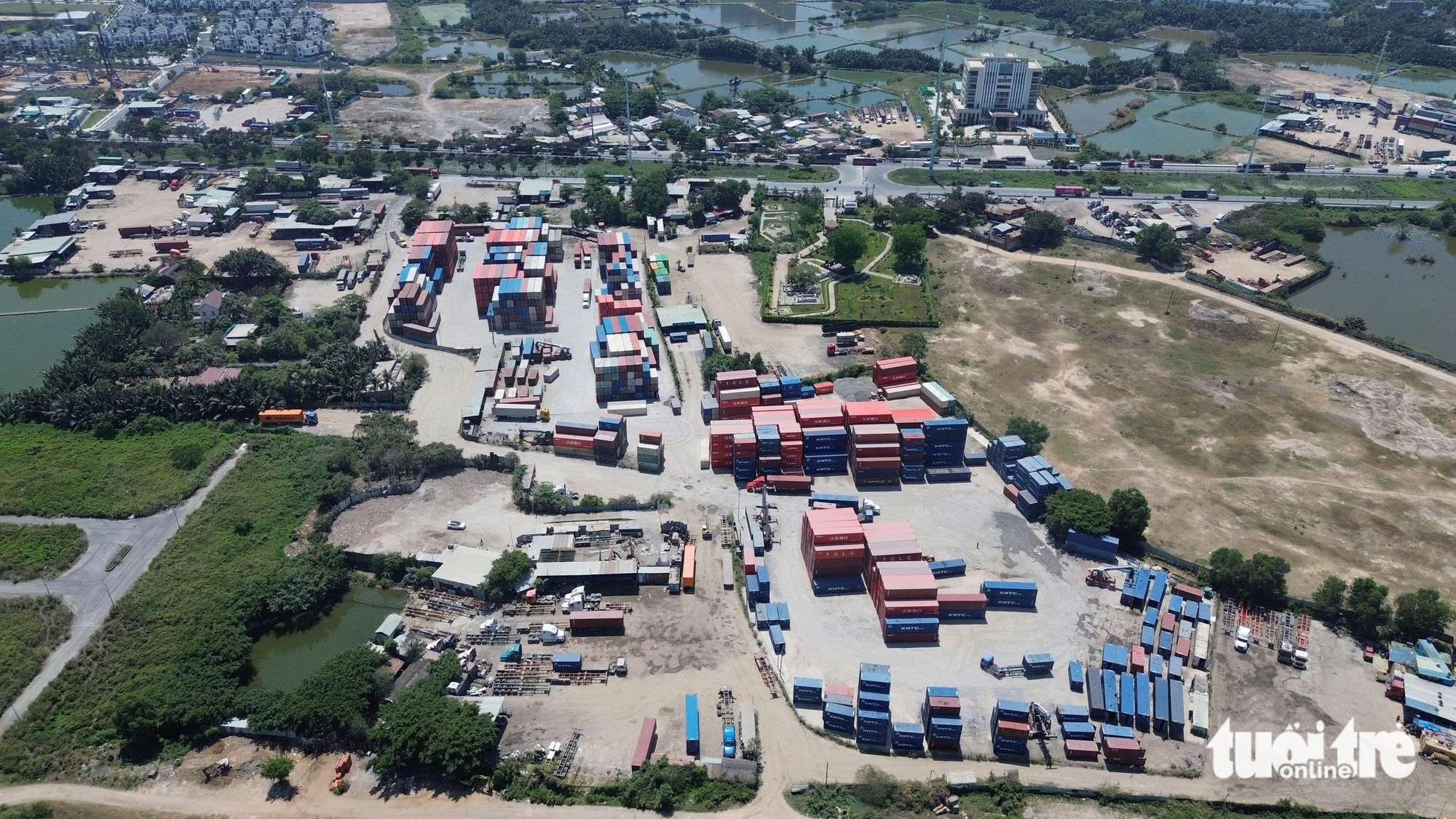 Hàng ngàn xe từ các bãi container làm tắc nghẽn đường Võ Chí Công, ám ảnh người dân khu đông TP.HCM - Ảnh 5.