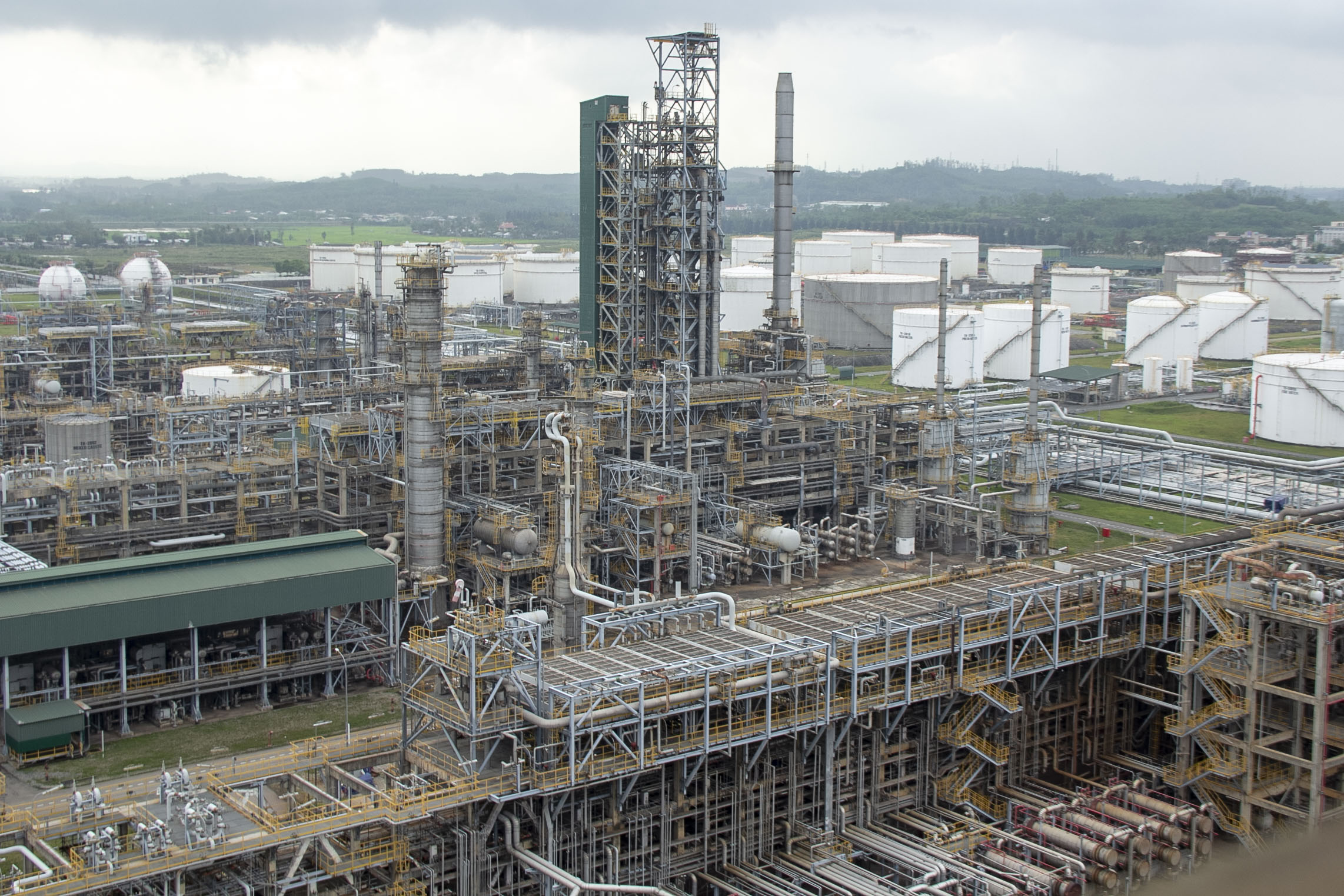 Vận hành vượt công suất, Lọc dầu Dung Quất nhắm kỷ lục 8,3 triệu tấn, giữ nguồn cung xăng dầu 2 Vận hành vượt công suất, Lọc dầu Dung Quất nhắm kỷ lục 8,3 triệu tấn, giữ nguồn cung xăng dầu - Ảnh 3.