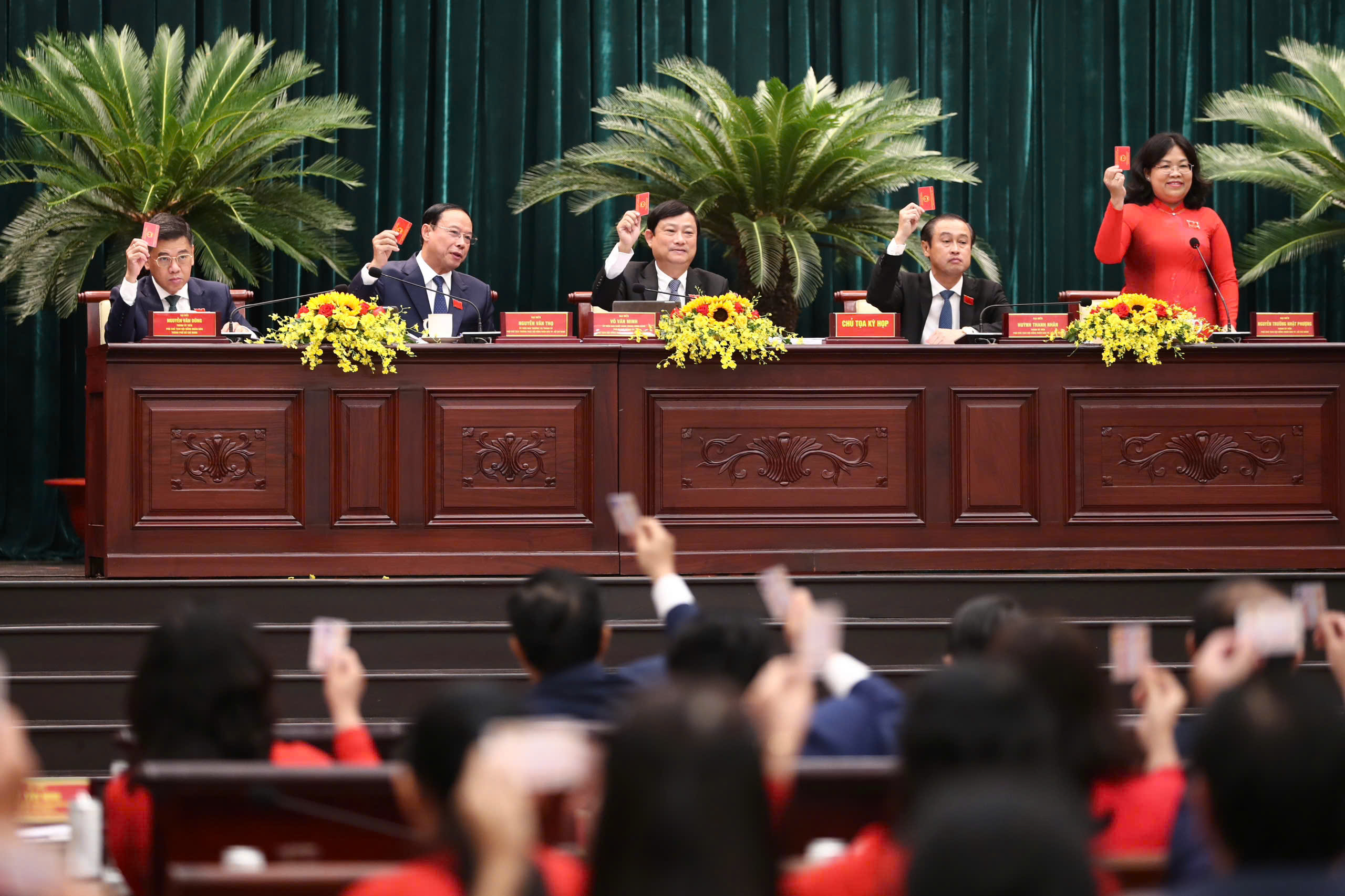 Toàn cảnh kỳ họp thứ nhất HĐND TPHCM nhiệm kỳ 2026-2031 - Ảnh 9.