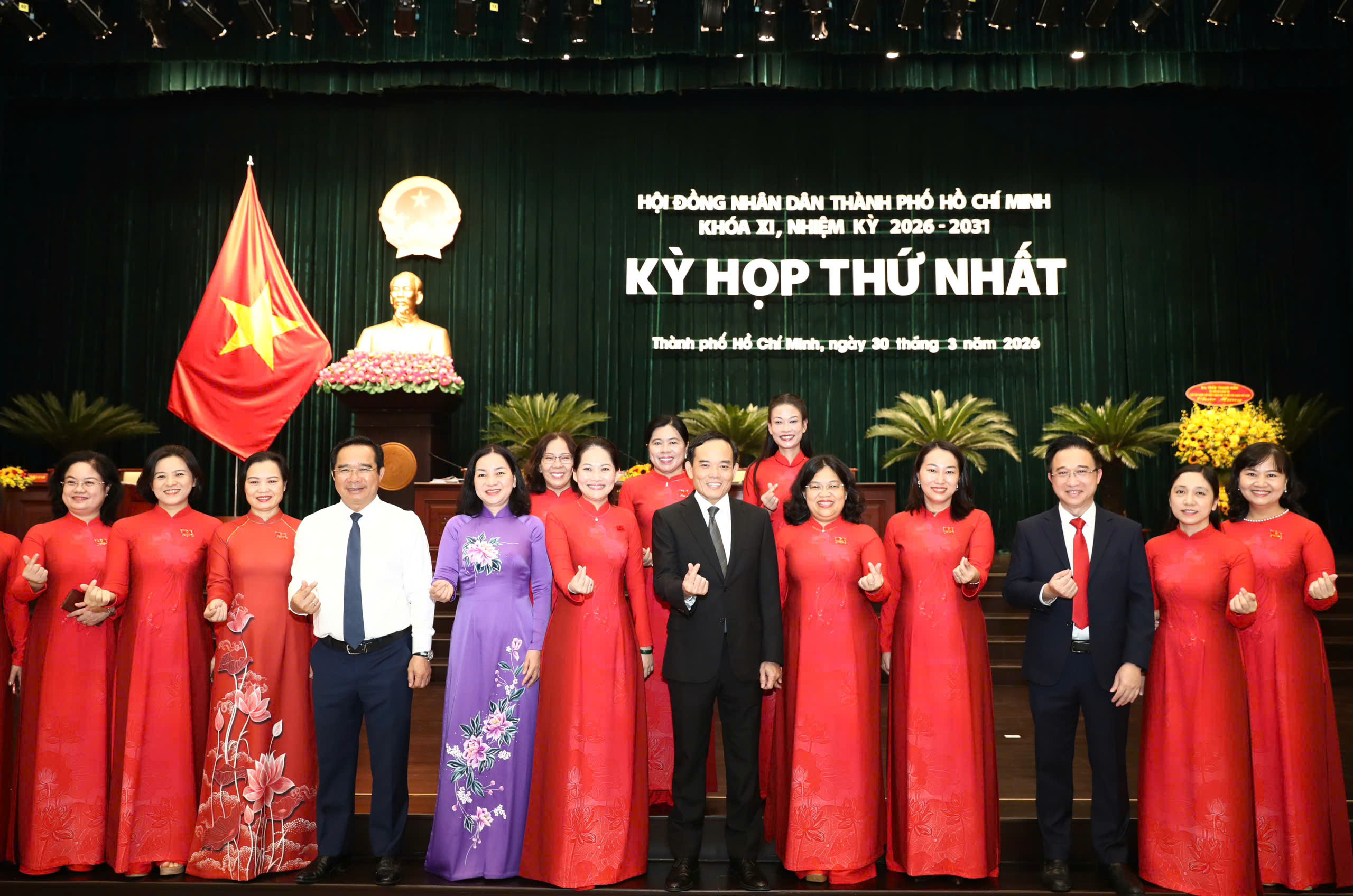 Toàn cảnh kỳ họp thứ nhất HĐND TPHCM nhiệm kỳ 2026-2031 - Ảnh 10.