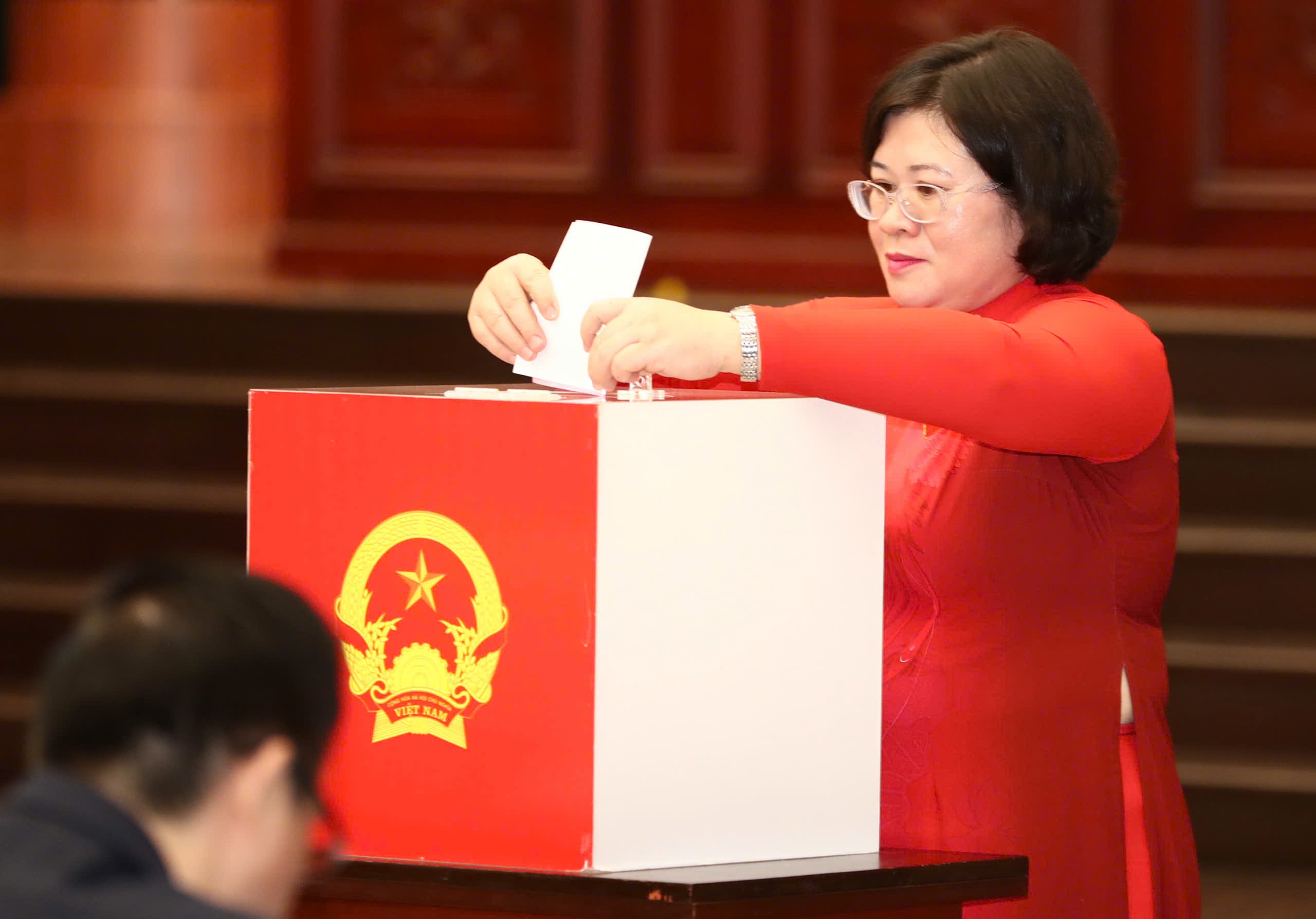 Toàn cảnh kỳ họp thứ nhất HĐND TPHCM nhiệm kỳ 2026-2031 - Ảnh 16.