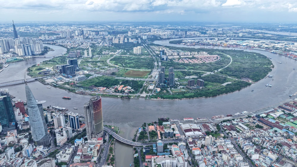 TP định hướng phát triển các sản phẩm đặc thù dựa trên hệ sinh thái riêng của từng dòng sông. Ảnh: THUẬN VĂN. Trung tâm hành chính (26).jpg