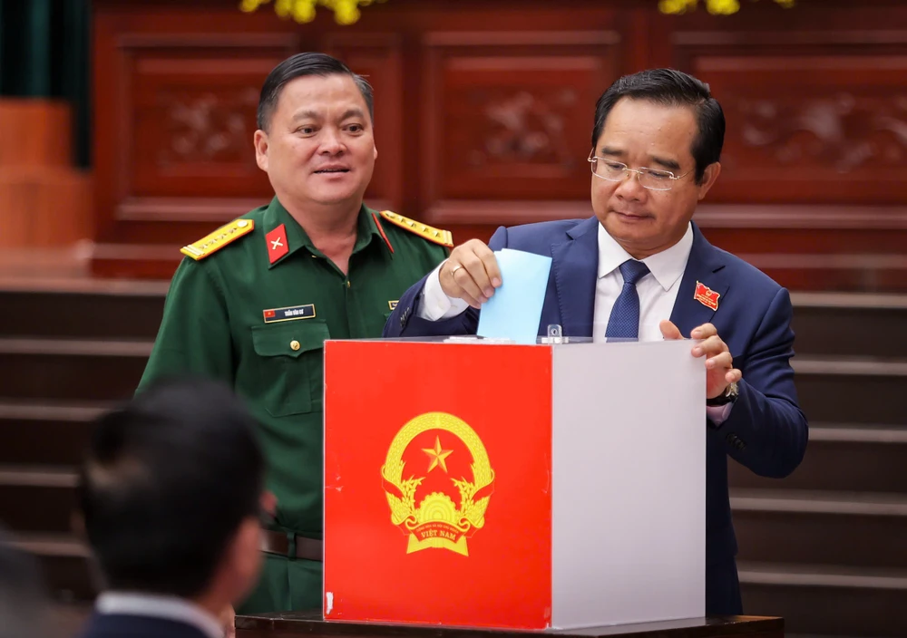 Phó Chủ tịch Quốc hội: TP.HCM cần phát triển dựa vào thể chế, cơ chế và không gian -bo-phieu-HDND-TPHCM.jpg