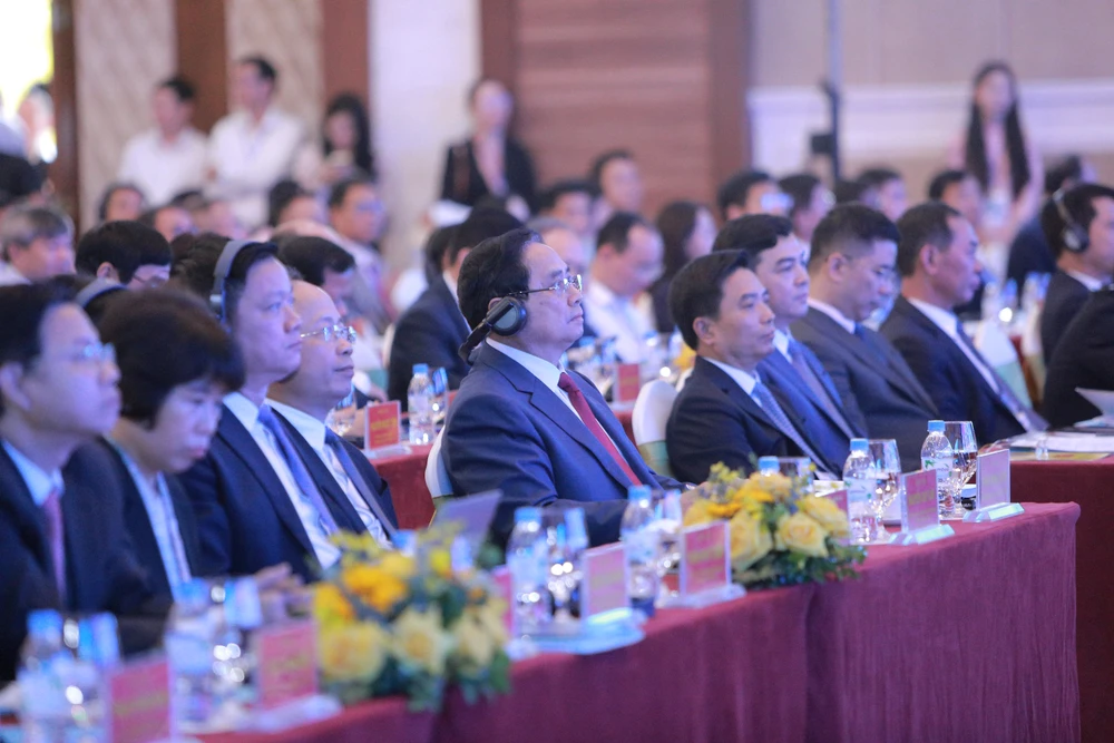 Thủ tướng Phạm Minh Chính cùng nhiều lãnh đạo Trung ương địa phương dự hội nghị. Ảnh: ĐẶNG TRUNG Hội nghị xúc tiến đầu tư tỉnh Thanh Hóa-8.jpg