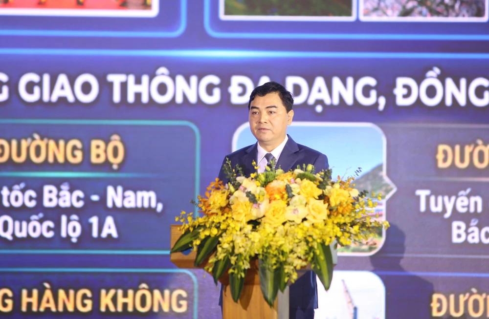 Chủ tịch UBND tỉnh Thanh Hóa Nguyễn Hoài Anh phát biểu khai mạc hội nghị. Ảnh: ĐẶNG TRUNG Chủ tịch UBND tỉnh Thanh Hóa Nguyễn Hoài Anh phát biểu khai mạc hội nghị. Ảnh: ĐẶNG TRUNG