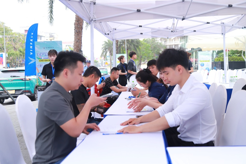 VinFast VF MPV 7 chinh phục gia đình trẻ tới người lớn tuổi - 3